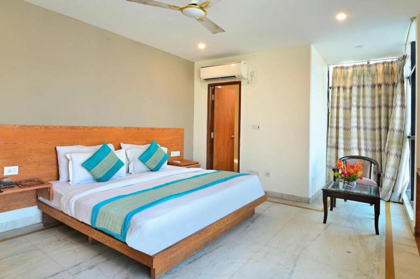 Hotel Good Luck By Jmd Group Near Delhi Igi Airport 3*